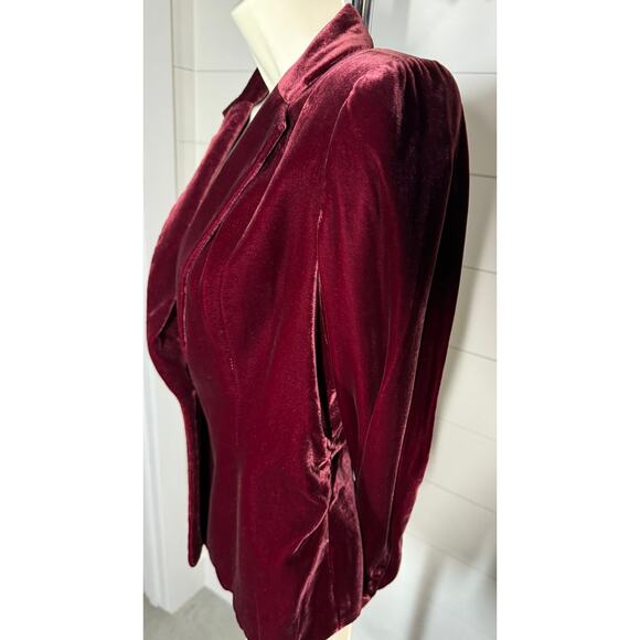 Gorgeous Wine / Burgundy Alfani Velvet Jacket / Blazer in Size 4P - Picture 3 of 11